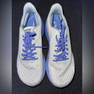 Altra women’s athletic shoes